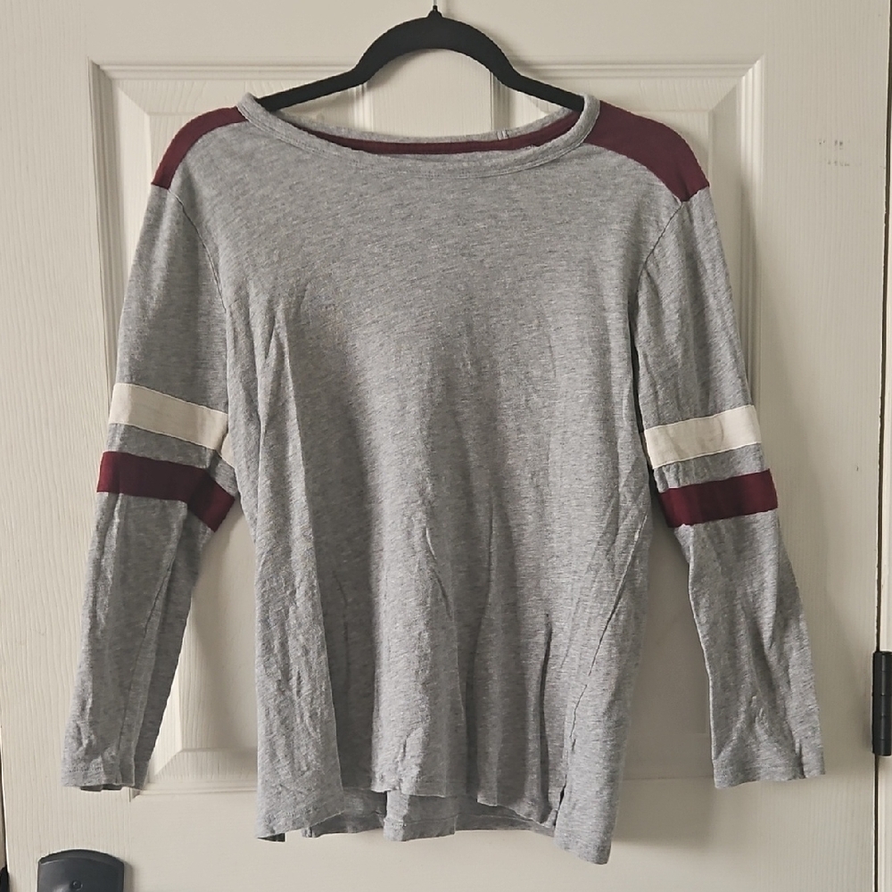 Old Navy Gray Top with Maroon Accents